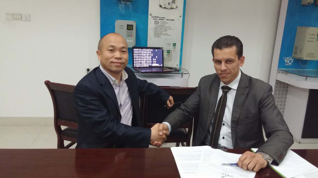 توقيع الاتفاقية بين شركة سانش التايوانية وشركة سالمان للحلول الصناعية