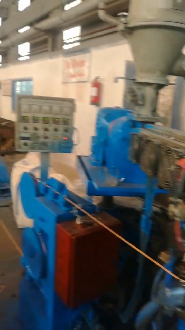 Cable pull machine